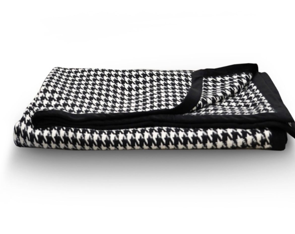 Houndstooth Throw